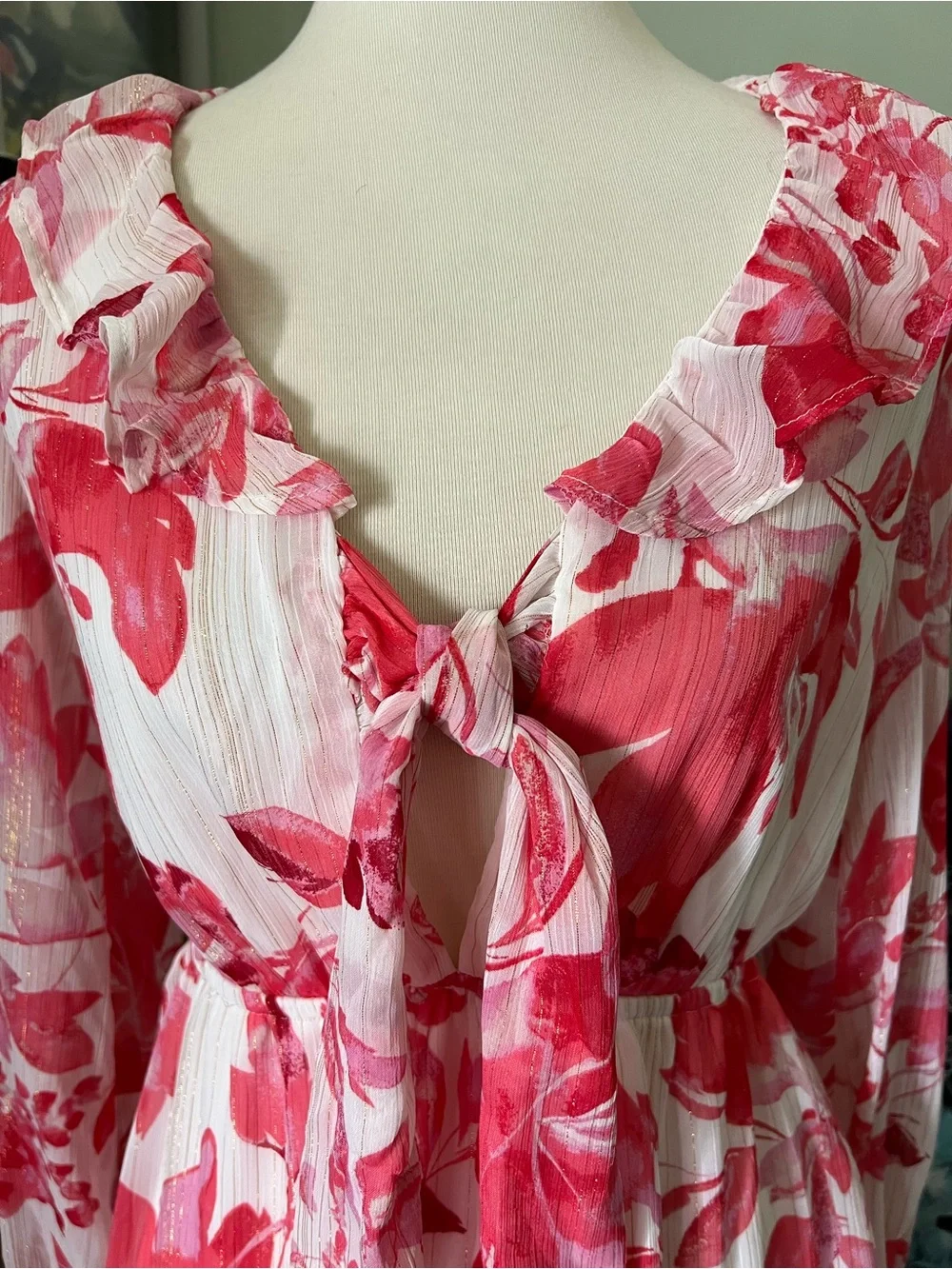 Mimi Chica Women’s Medium Floral Tie-Front Ruffle Tiered Dress in Pink and White